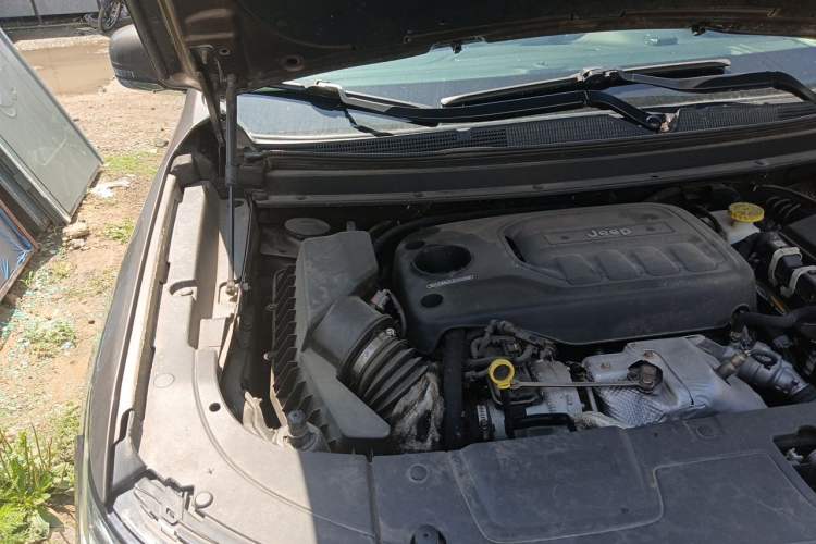 Used Jeep Commander 2018 2.0T Four-Wheel Drive Prestige Edition China V Engine Bay Right