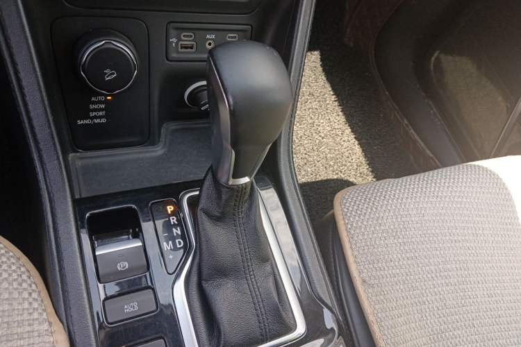 Used Jeep Commander 2018 2.0T Four-Wheel Drive Prestige Edition China V Gear Lever