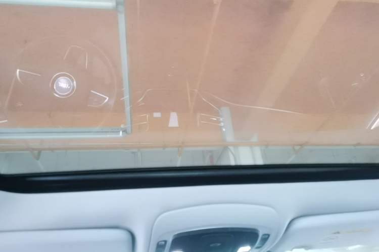 Used Jeep Commander 2018 2.0T Two-Wheel Drive Enjoyment Version China VI Emission Standard Headliner