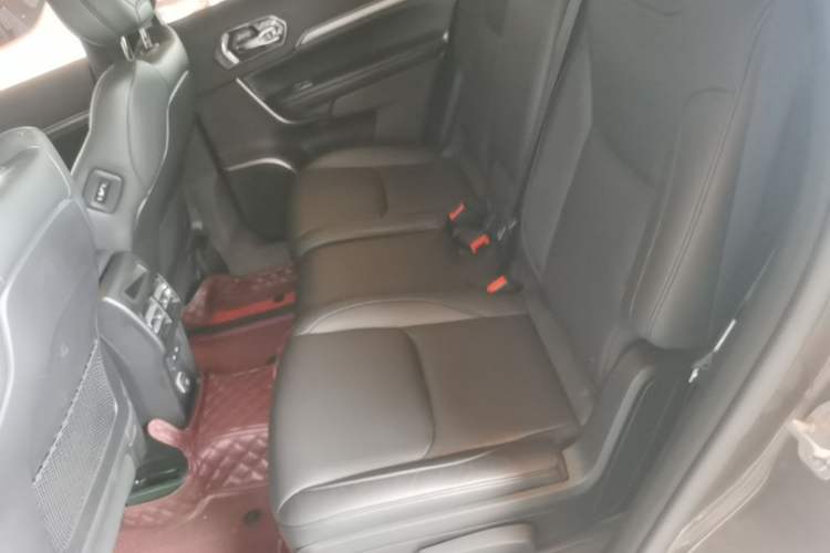 Used Jeep Commander 2018 2.0T Two-Wheel Drive Enjoyment Version China VI Emission Standard Left Rear Seat