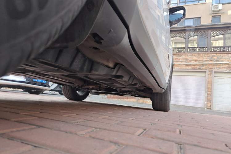 Used Jeep Commander 2018 2.0T Two-Wheel Drive Enjoy Edition China V Chassis Rear Right
