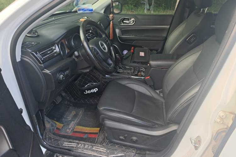 Used Jeep Commander 2018 2.0T Two-Wheel Drive Enjoyment Version China VI Emission Standard Driver Seat