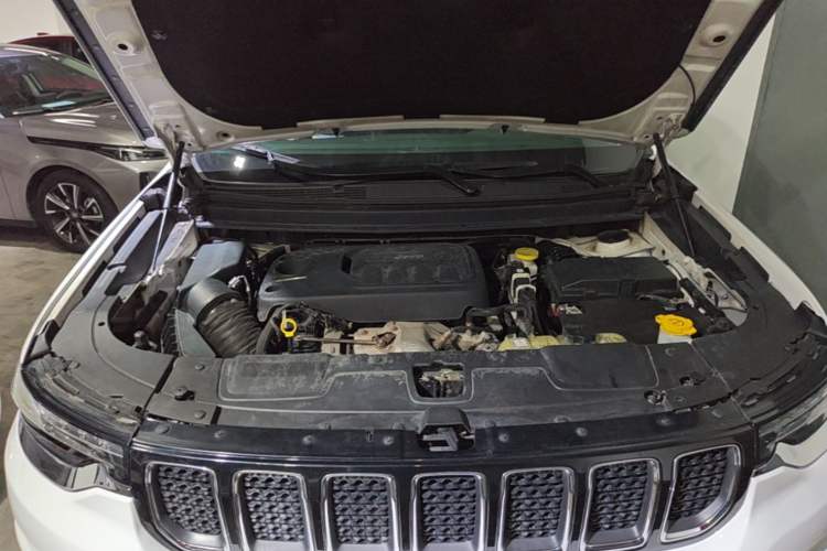Used Jeep Commander 2018 2.0T Four-Wheel Drive Prestige Edition China V Engine Bay