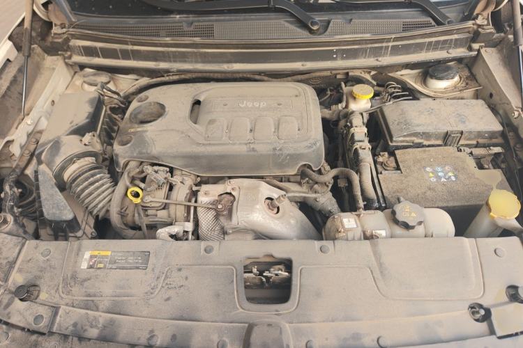 Used Jeep Commander 2018 2.0T Two-Wheel Drive Enjoyment Version China VI Emission Standard Engine Bay