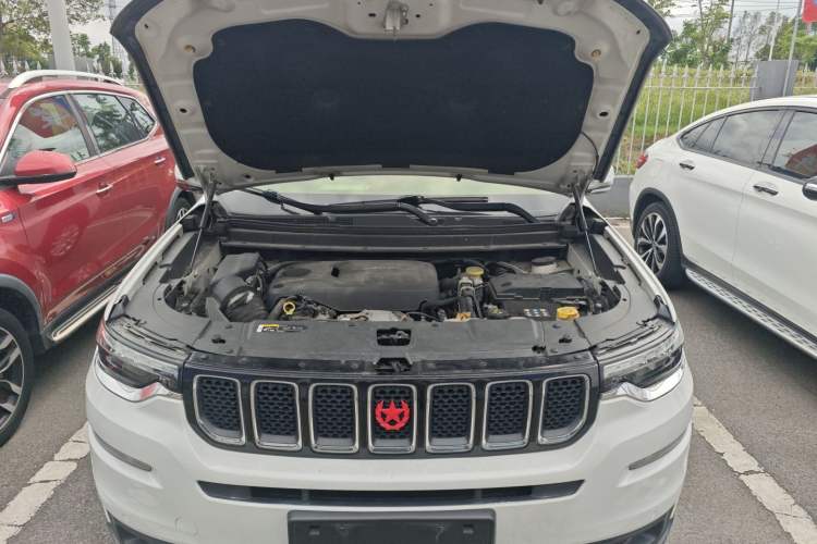 Used Jeep Commander 2018 2.0T Two-Wheel Drive Enjoy Edition China V Engine Bay