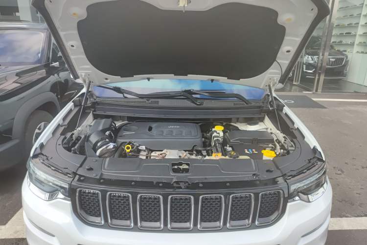 Used Jeep Commander 2018 2.0T Four-Wheel Drive Prestige Edition China V Engine Bay
