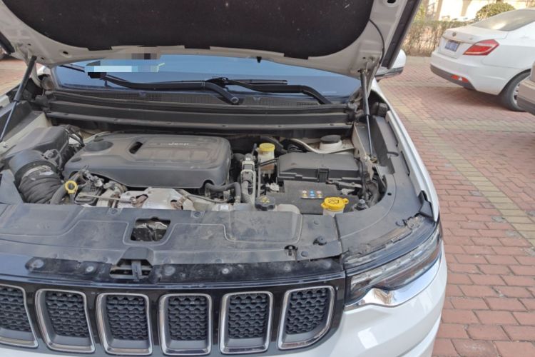 Used Jeep Commander 2018 2.0T Two-Wheel Drive Enjoy Edition China V Engine Bay Left