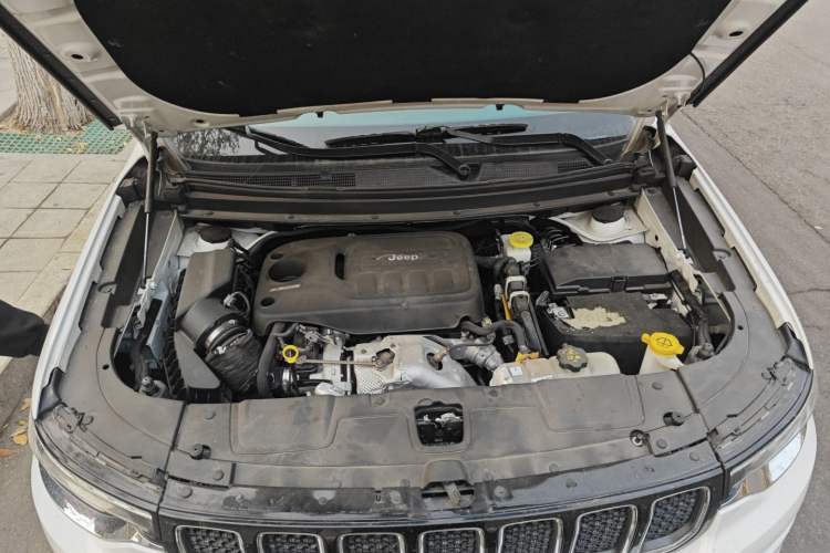 Used Jeep Commander 2018 2.0T Two-Wheel Drive Enjoy Edition China V Engine Bay