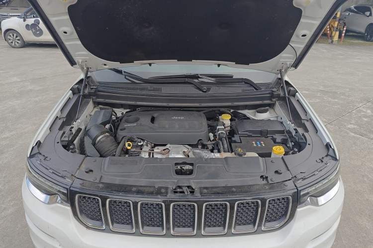 Used Jeep Commander 2018 2.0T Four-Wheel Drive Prestige Edition China V Engine Bay