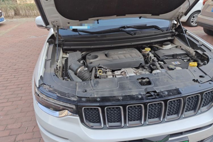 Used Jeep Commander 2018 2.0T Two-Wheel Drive Enjoy Edition China V Engine Bay Right