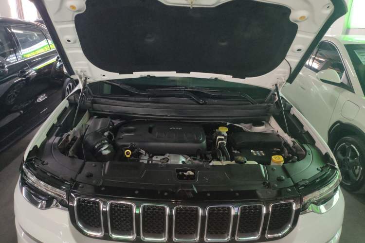 Used Jeep Commander 2018 2.0T Four-Wheel Drive Prestige Edition China V Engine Bay