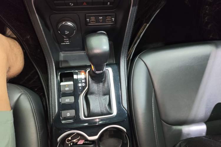 Used Jeep Commander 2018 2.0T Four-Wheel Drive Prestige Edition China V Gear Lever