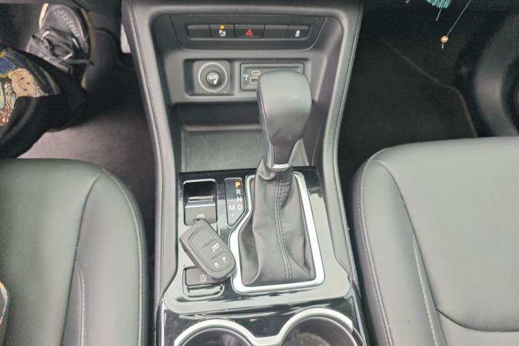 Used Jeep Commander 2018 2.0T Two-Wheel Drive Enjoy Edition China V Gear Lever