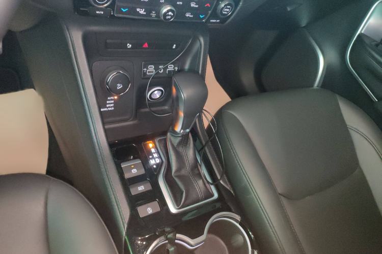Used Jeep Commander 2018 2.0T Four-Wheel Drive Prestige Edition China V Gear Lever