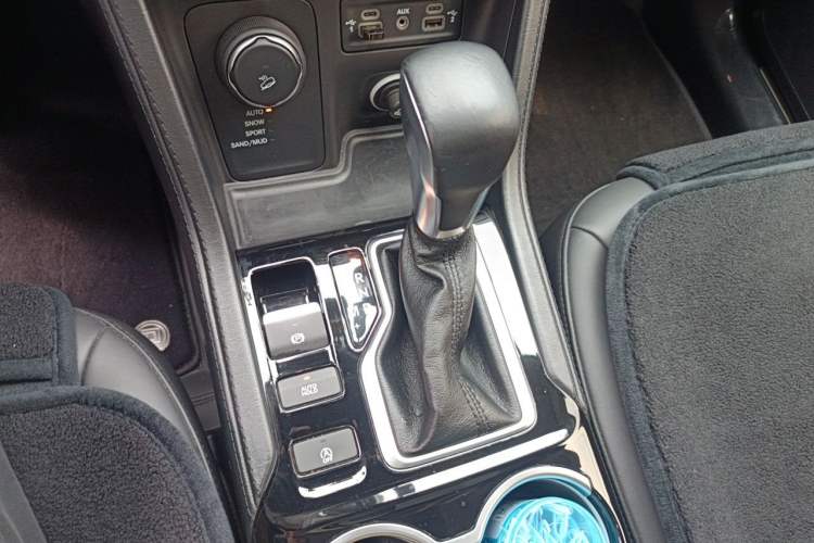 Used Jeep Commander 2018 2.0T Four-Wheel Drive Prestige Edition China V Gear Lever