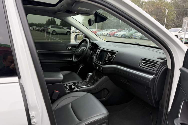 Used Jeep Commander 2018 2.0T Four-Wheel Drive Prestige Edition China V Interior 3