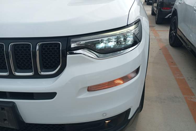 Used Jeep Commander 2018 2.0T Two-Wheel Drive Enjoyment Version China VI Emission Standard Left Front Headlight