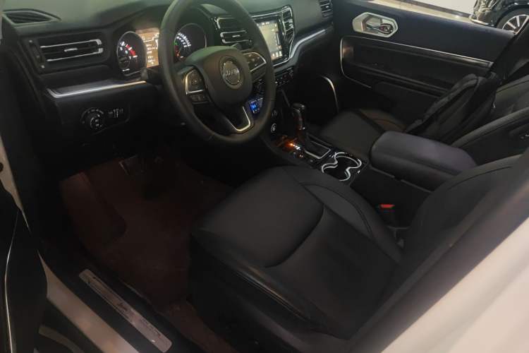 Used Jeep Commander 2018 2.0T Four-Wheel Drive Prestige Edition China V Left Front Seat