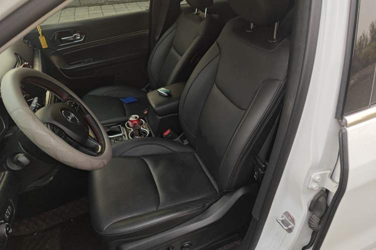 Used Jeep Commander 2018 2.0T Two-Wheel Drive Enjoy Edition China V Left Front Seat