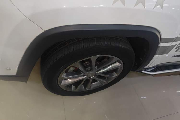 Used Jeep Commander 2018 2.0T Four-Wheel Drive Prestige Edition China V Left Front Wheel Hub