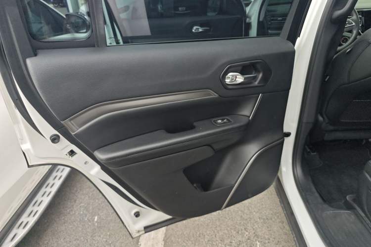 Used Jeep Commander 2018 2.0T Two-Wheel Drive Enjoy Edition China V Left Rear Door Interior