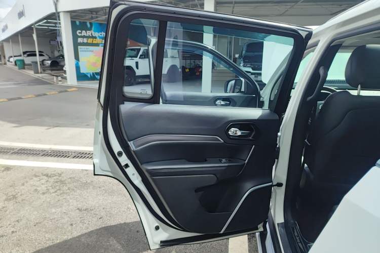 Used Jeep Commander 2018 2.0T Four-Wheel Drive Prestige Edition China V Left Rear Door Interior