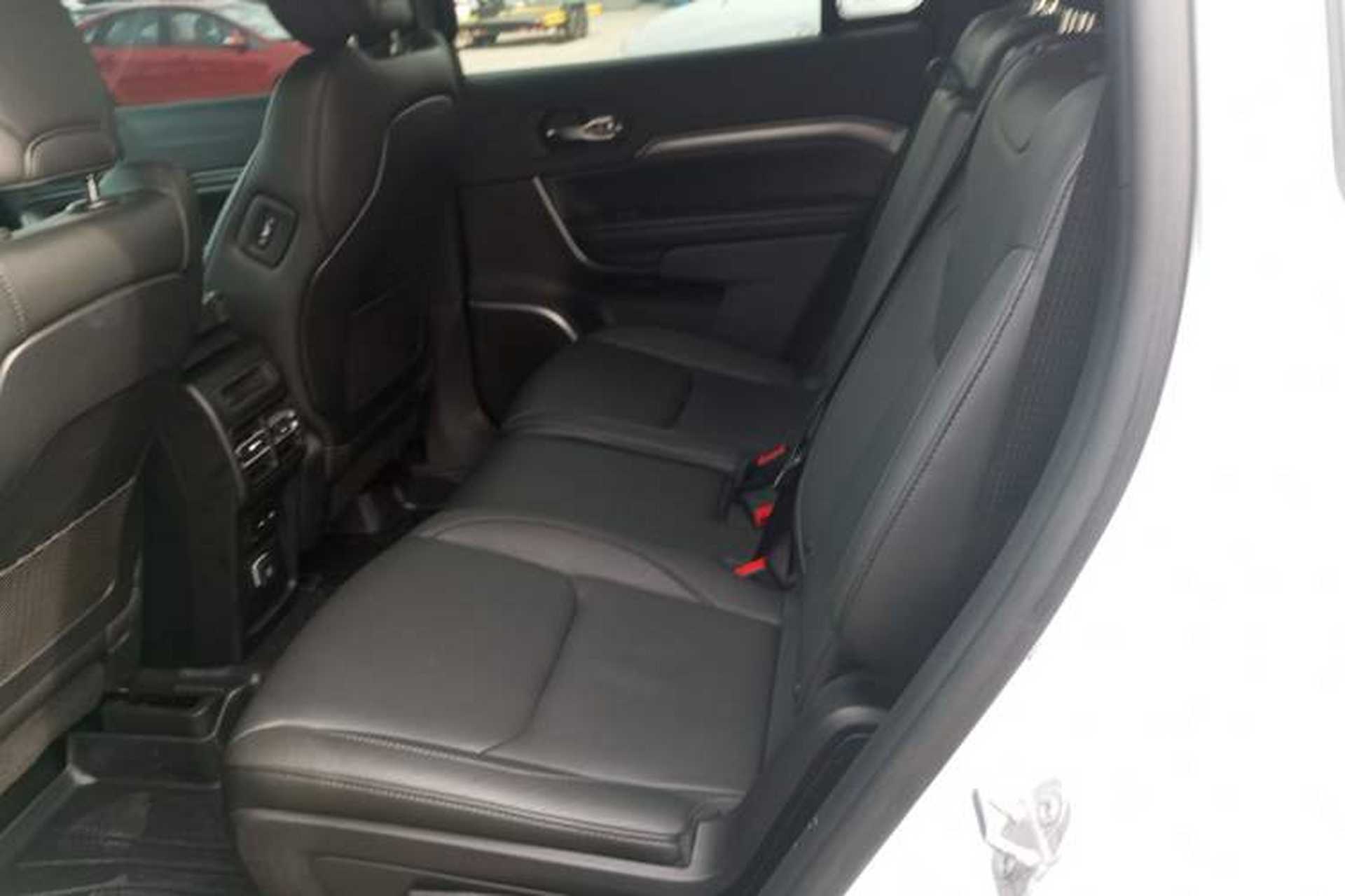 Used Jeep Commander 2018 2.0T Two-Wheel Drive Enjoyment Version China VI Emission Standard Left Rear Seat