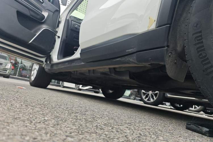 Used Jeep Commander 2018 2.0T Two-Wheel Drive Enjoy Edition China V Left Side Sill