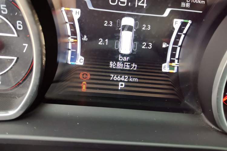 Used Jeep Commander 2018 2.0T Two-Wheel Drive Enjoy Edition China V Odometer Close Up