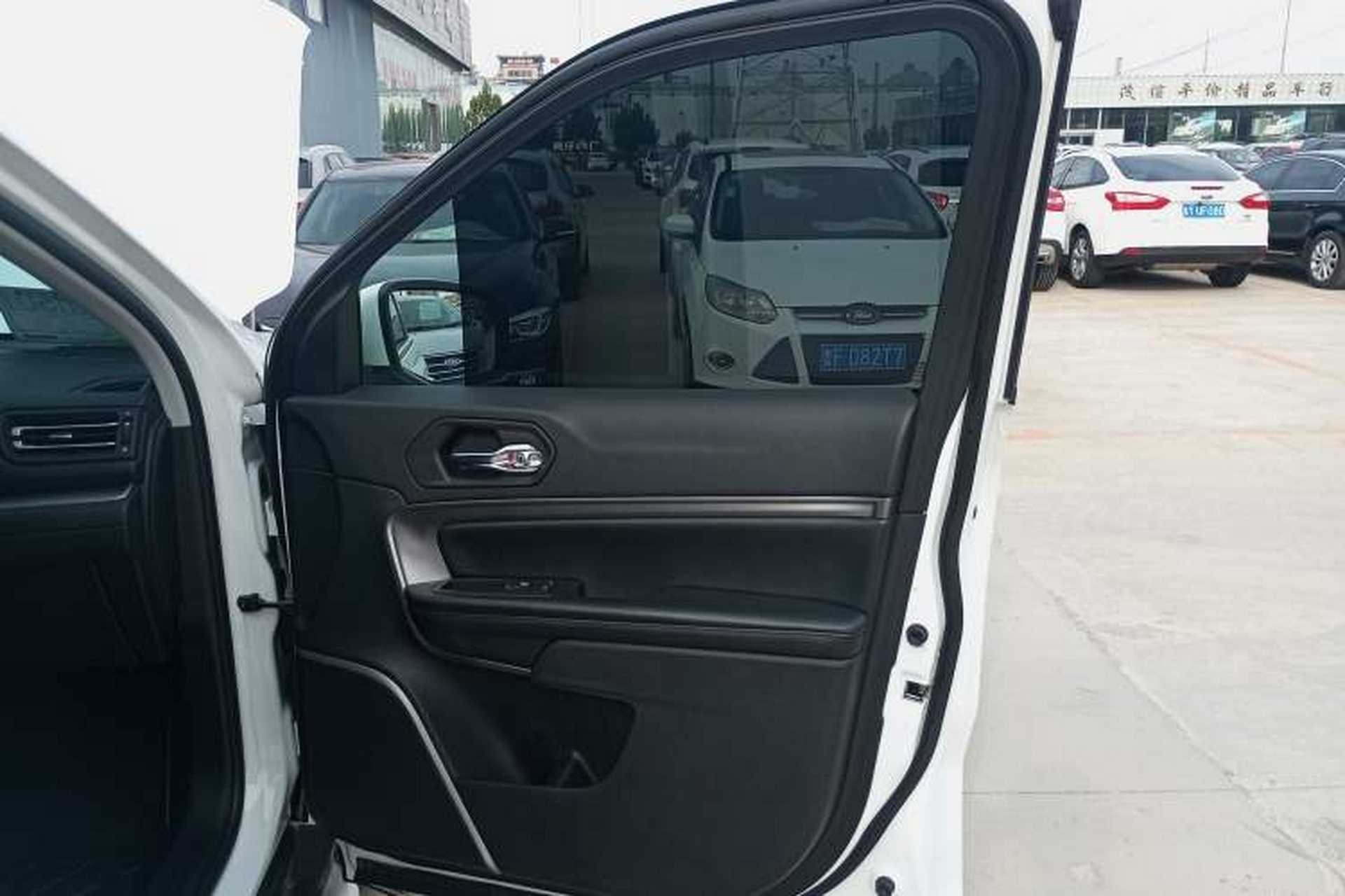 Used Jeep Commander 2018 2.0T Two-Wheel Drive Enjoyment Version China VI Emission Standard Right Front Door Interior