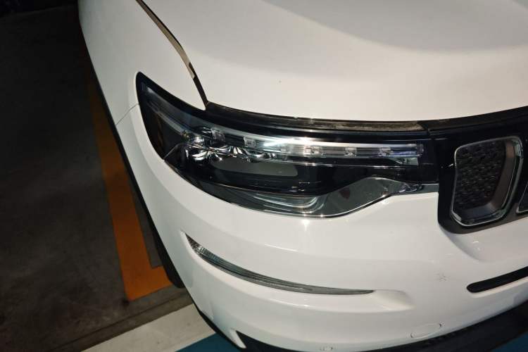 Used Jeep Commander 2018 2.0T Two-Wheel Drive Enjoy Edition China V Right Front Headlight