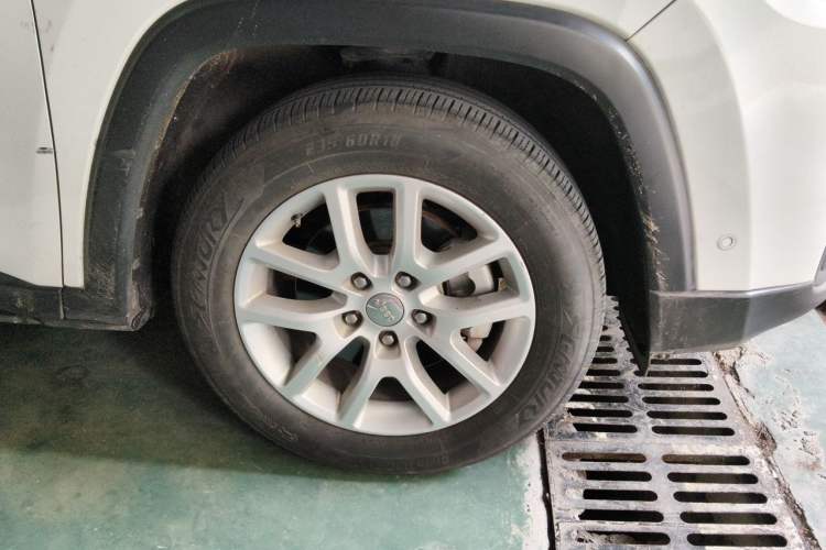 Used Jeep Commander 2018 2.0T Two-Wheel Drive Enjoyment Version China VI Emission Standard Right Front Wheel Hub