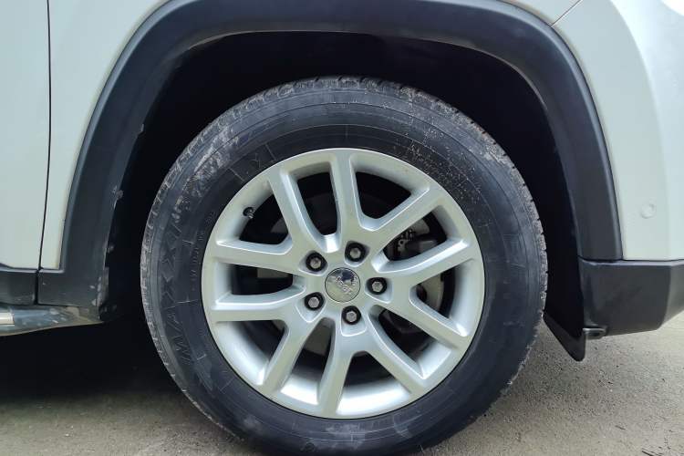 Used Jeep Commander 2018 2.0T Two-Wheel Drive Enjoy Edition China V Right Front Wheel Hub