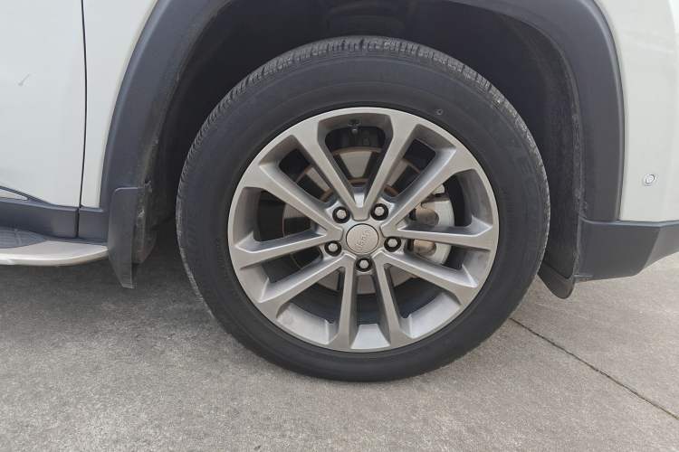Used Jeep Commander 2018 2.0T Four-Wheel Drive Prestige Edition China V Right Front Wheel Hub