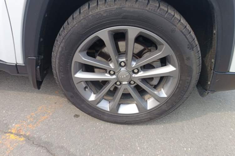 Used Jeep Commander 2018 2.0T Four-Wheel Drive Prestige Edition China V Right Front Wheel Hub
