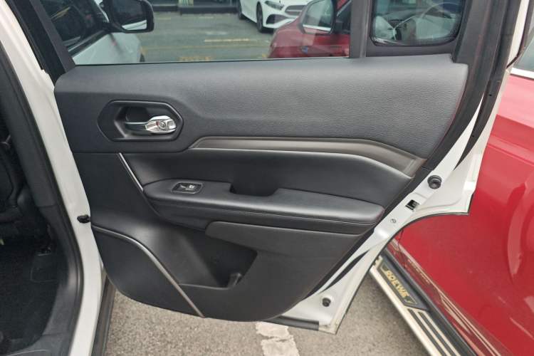 Used Jeep Commander 2018 2.0T Two-Wheel Drive Enjoy Edition China V Right Rear Door Interior