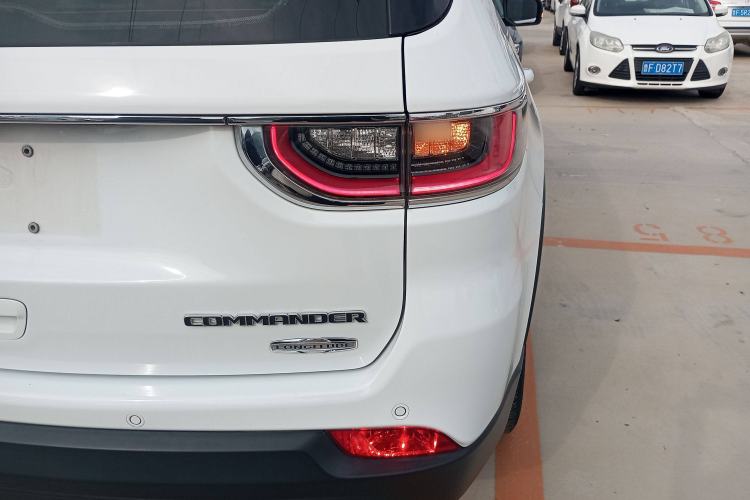 Used Jeep Commander 2018 2.0T Two-Wheel Drive Enjoyment Version China VI Emission Standard Right Rear Taillight