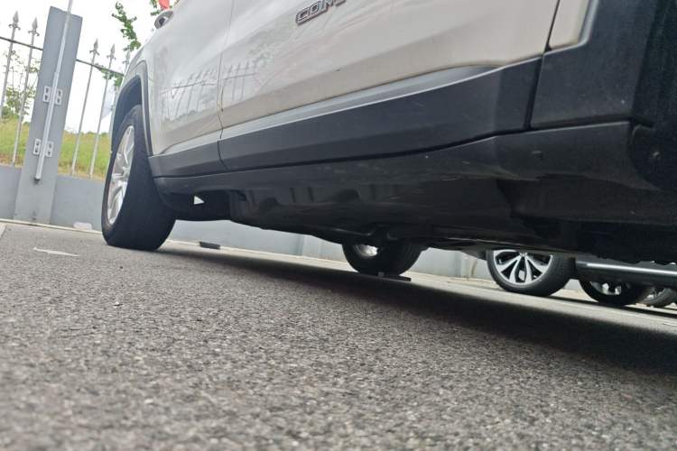 Used Jeep Commander 2018 2.0T Two-Wheel Drive Enjoy Edition China V Right Side Sill