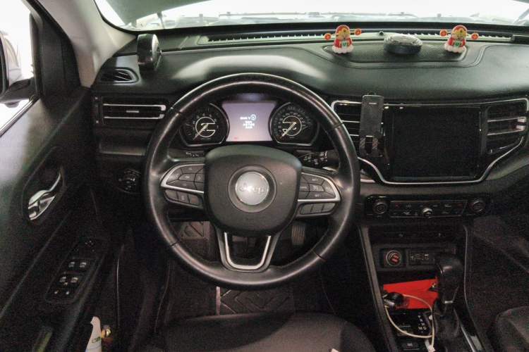 Used Jeep Commander 2018 2.0T Two-Wheel Drive Enjoyment Version China VI Emission Standard Steering Wheel