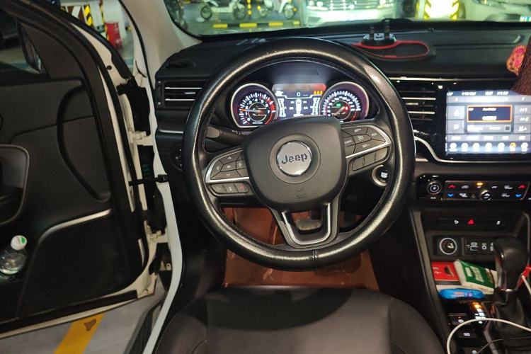 Used Jeep Commander 2018 2.0T Two-Wheel Drive Enjoy Edition China V Steering Wheel