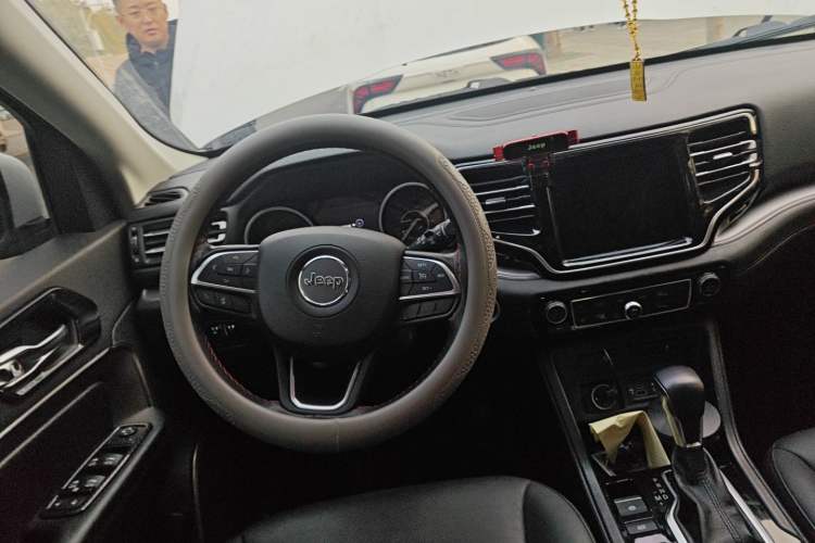 Used Jeep Commander 2018 2.0T Two-Wheel Drive Enjoy Edition China V Steering Wheel