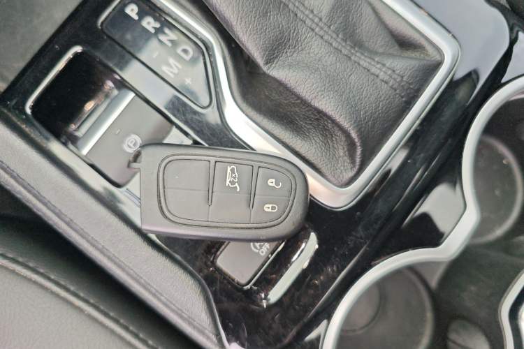 Used Jeep Commander 2018 2.0T Two-Wheel Drive Enjoy Edition China V Vehicle Key