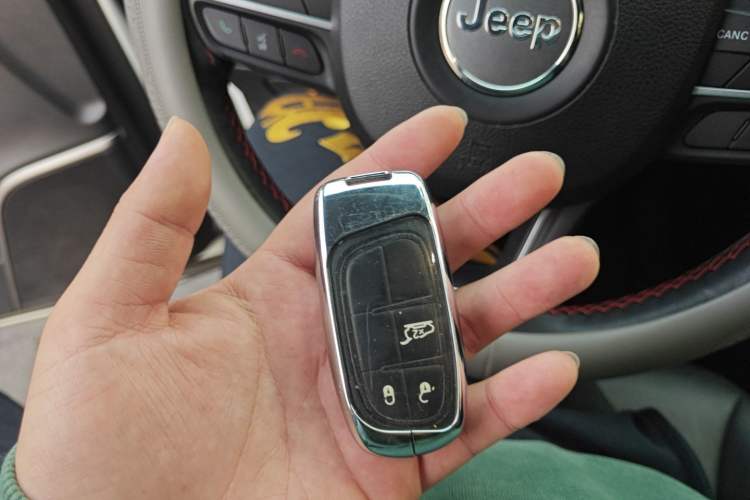 Used Jeep Commander 2018 2.0T Two-Wheel Drive Enjoy Edition China V Vehicle Key
