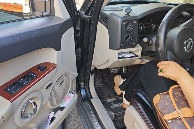 Used Jeep Commander Classic 2007 4.7 Driver Seat