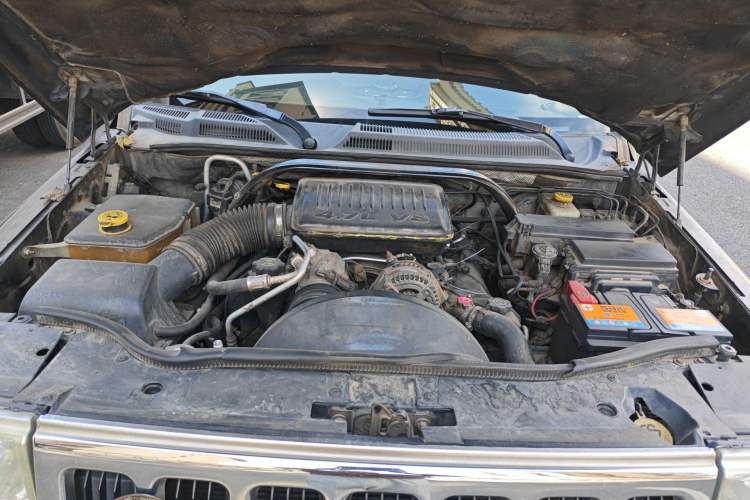 Used Jeep Commander Classic 2007 4.7 Engine Bay