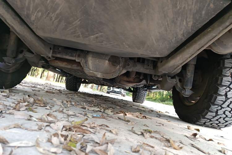 Used Jeep Commander Classic 2008 5.7 HEMI Chassis Rear