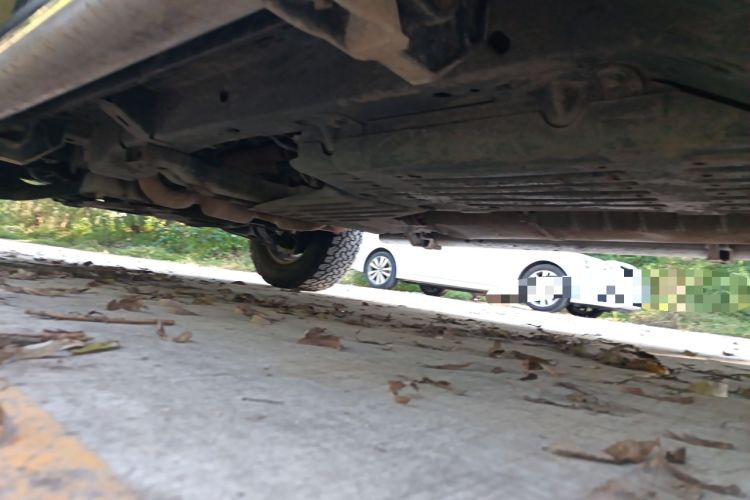 Used Jeep Commander Classic 2008 5.7 HEMI Chassis Rear Left