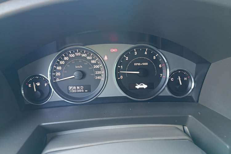 Used Jeep Commander Classic 2008 5.7 HEMI Instrument Cluster