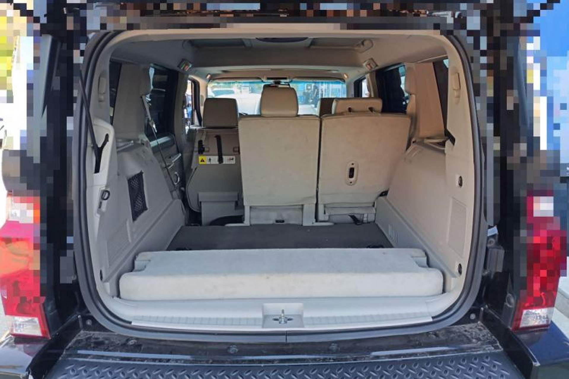 Used Jeep Commander Classic 2008 5.7 HEMI Trunk