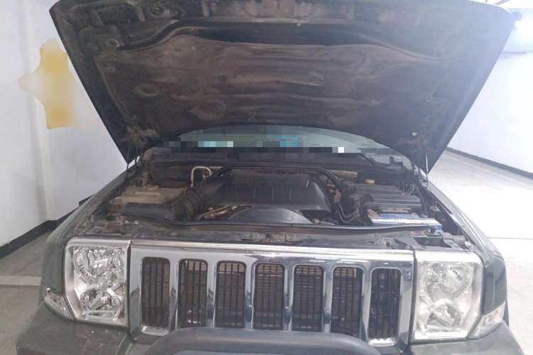 Used Jeep Commander Classic 2008 4.7 Engine Bay